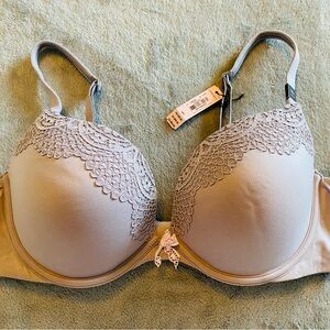 Victoria’s Secret Body By Victoria Push-Up Bra 38C